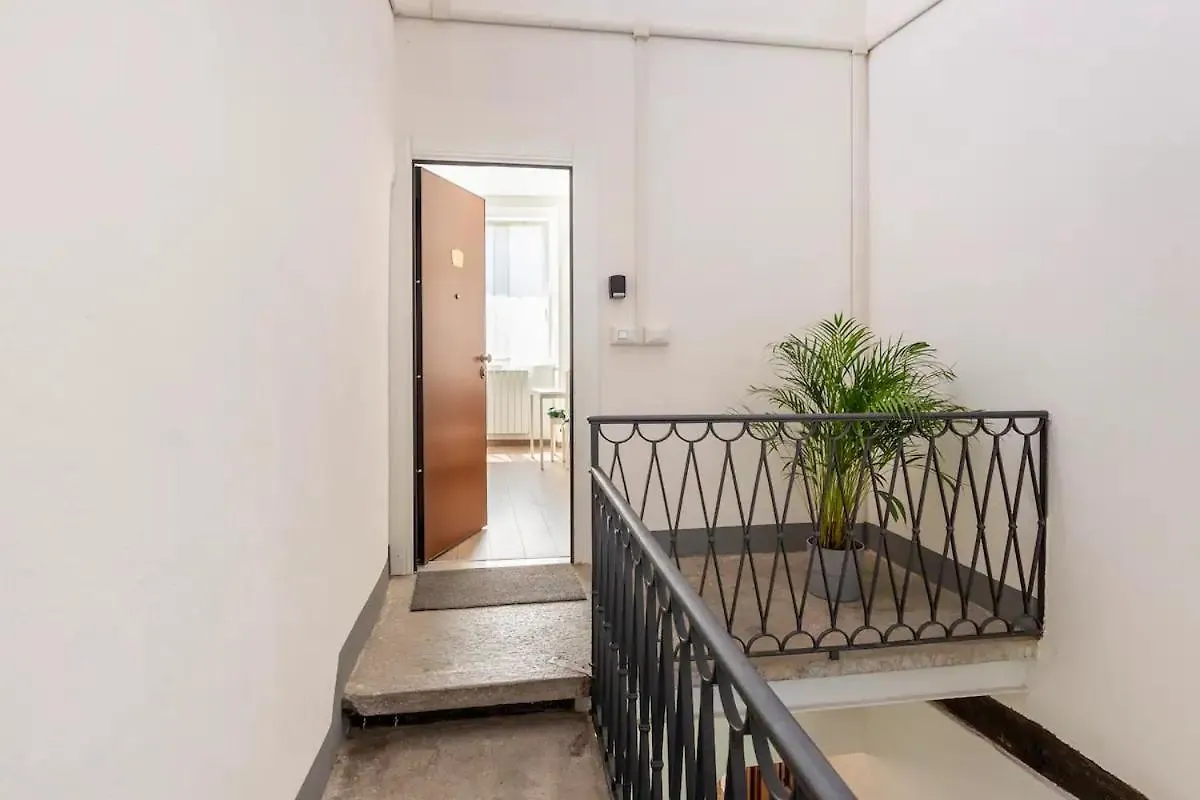 Anita'S Apartment Como