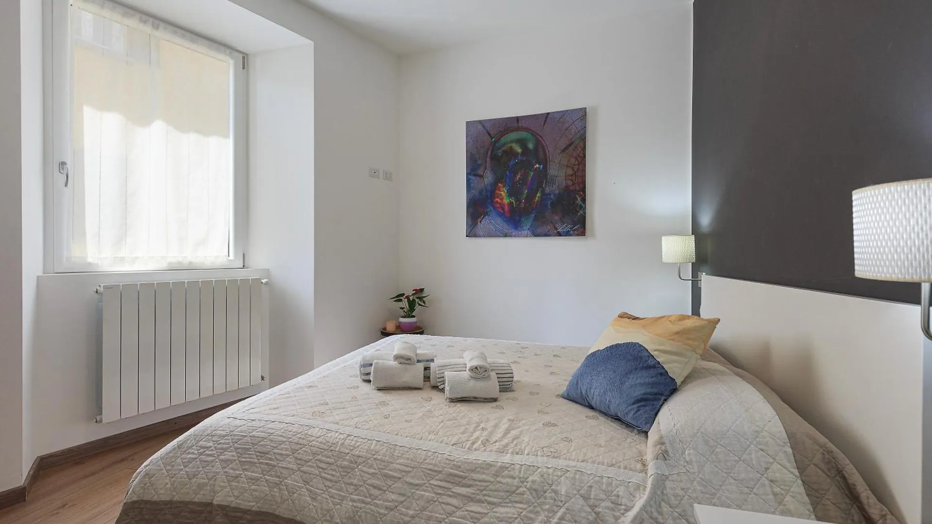 Anita\'S Apartment contacts